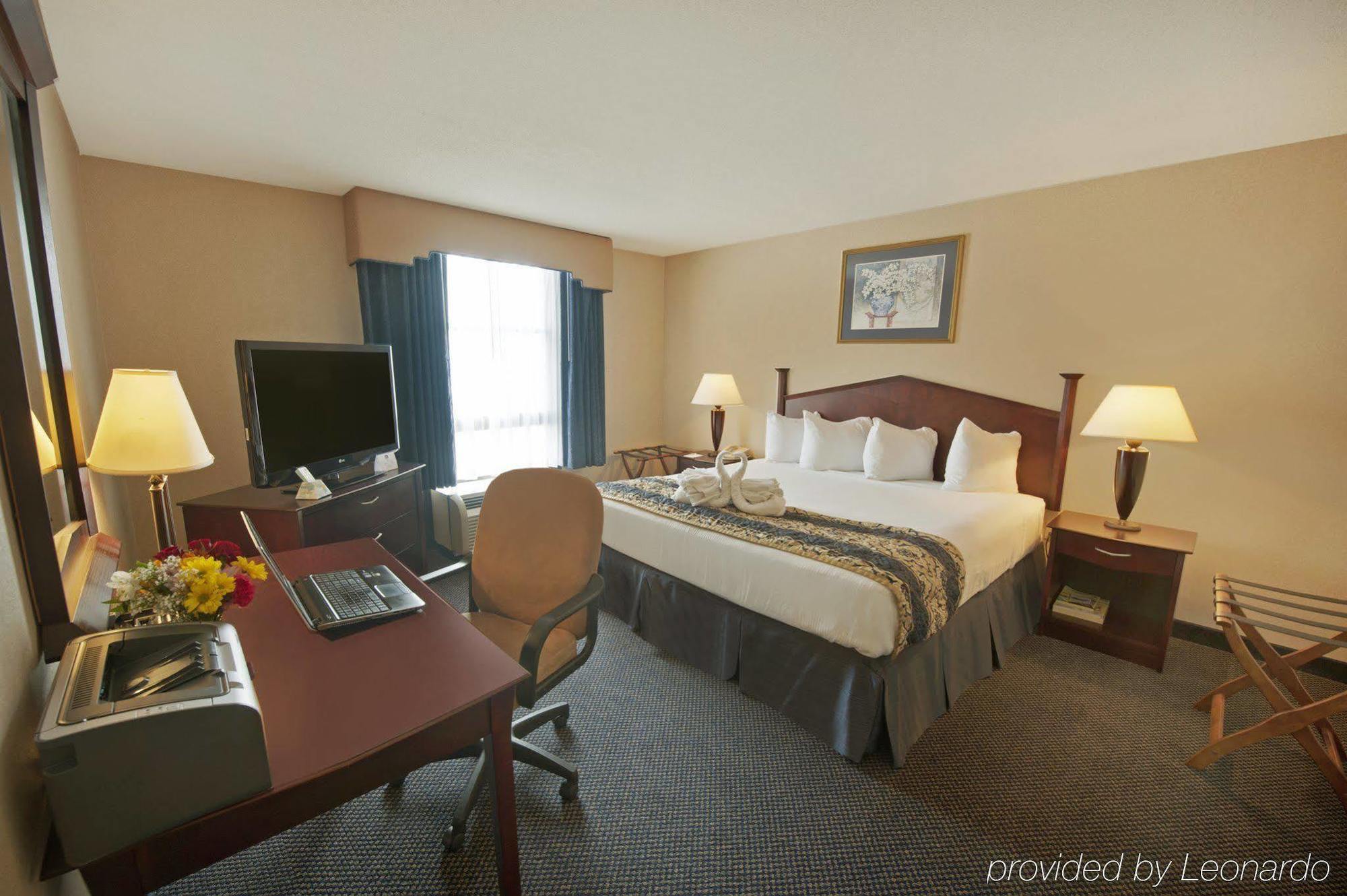 Best Western Potomac Mills Woodbridge Room photo